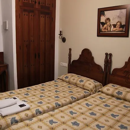 Easy Bronce Gasthuis Nerja