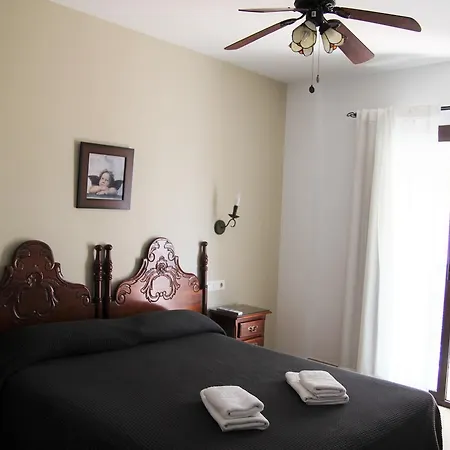 Easy Bronce Gasthuis Nerja